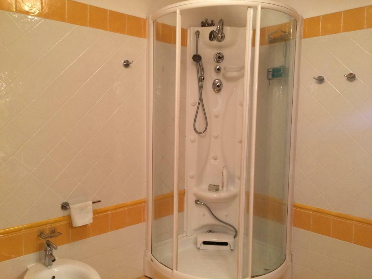 Villa Con Piscina A Imperia, Italy Екстер'єр фото
