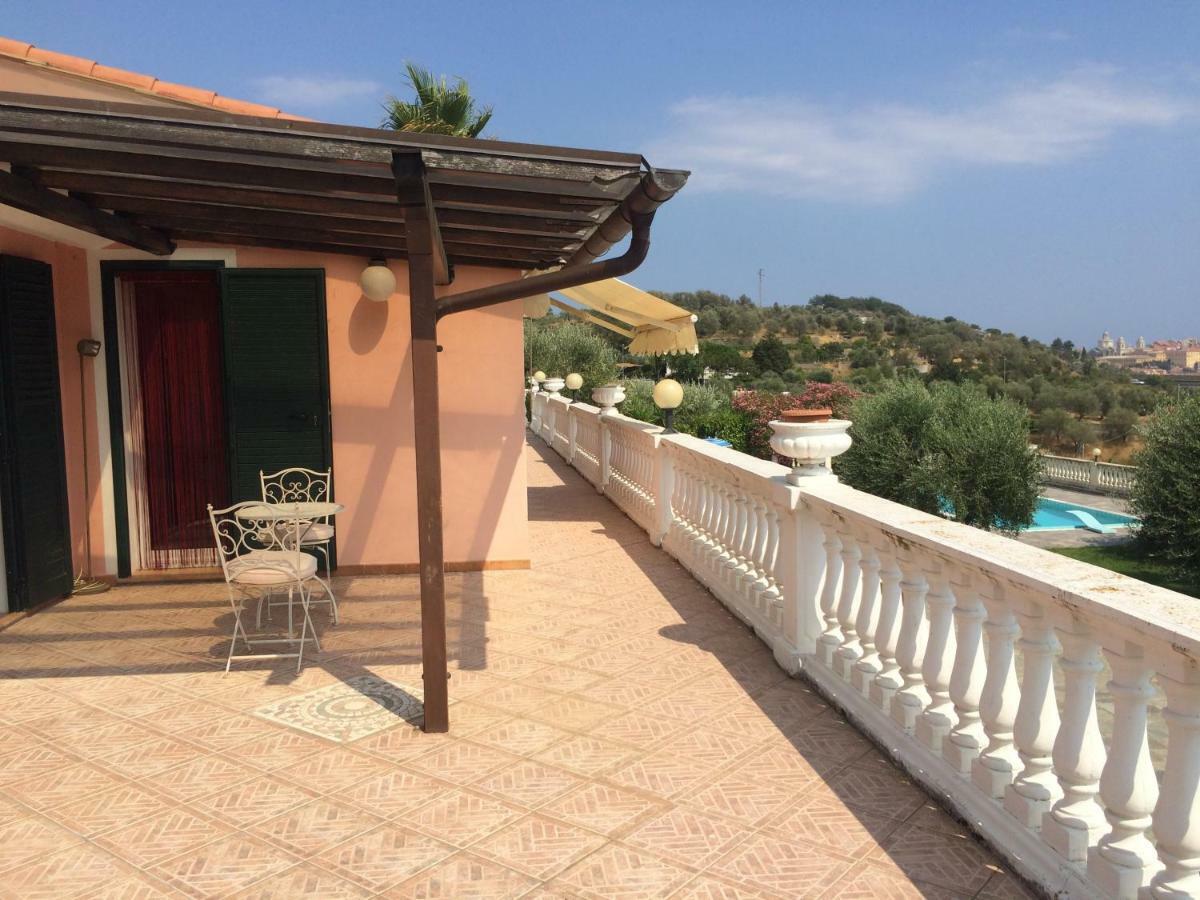 Villa Con Piscina A Imperia, Italy Екстер'єр фото